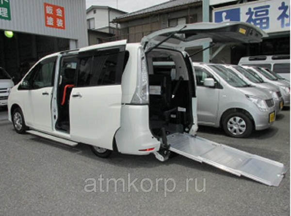 Минивэн Nissan Serena для пассажира инвалида колясочника 7 мест пробег 2 тыс. Км цвет белый